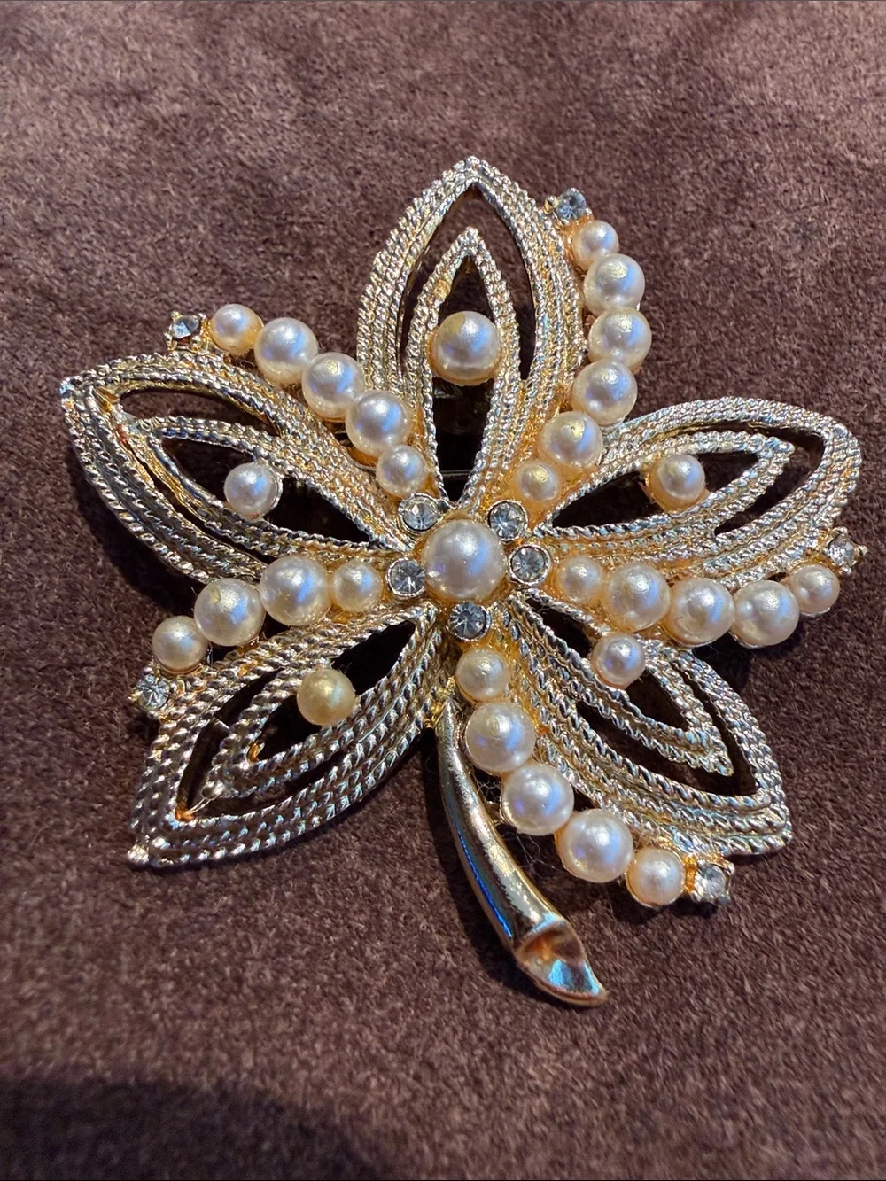 Gold-Tone Brooches - Classic Women Jewelry